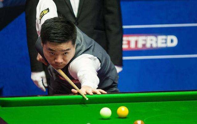 而在赛场上 而在赛场上